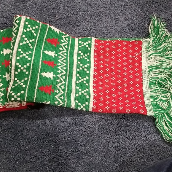 Nwt! Ive been naughty/nice scarf - Picture 6 of 11